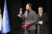 نوید محمدزاده، ماجرای یک پیرزن و یک جایزه