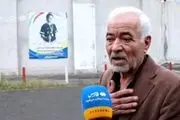 تصویر زیرخاکی از صادق بوقی کنار یک پرسپولیسی