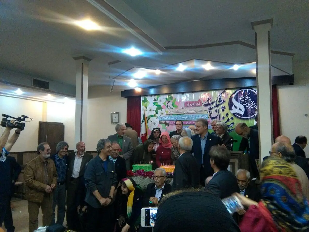 دورهمی هنرمندان متولدین اردیبهشت و خرداد