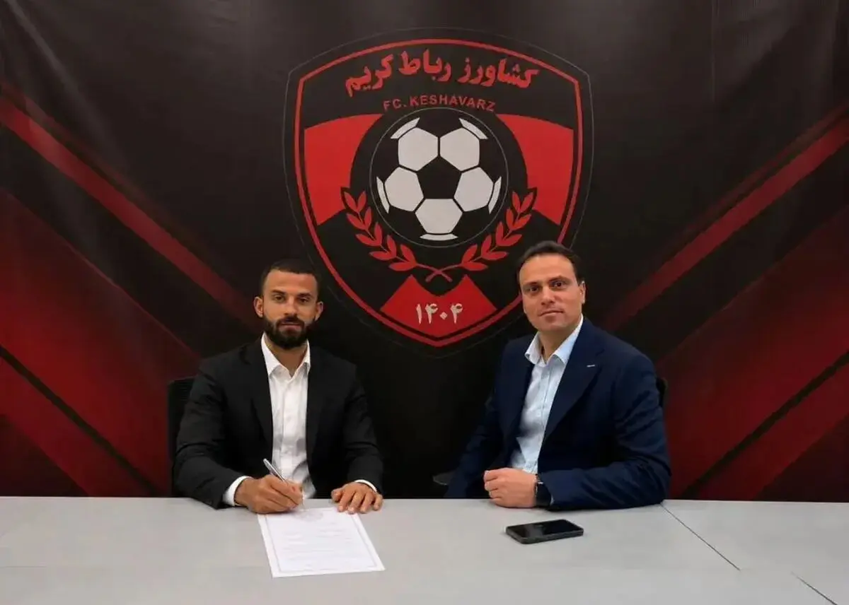 مرتضی آقاخان روی نیمکت تیم شهرش ماند