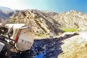  واژگونی چند باره تانکر نفتکش در محور پلدختر ـ اندیمشک‌ 