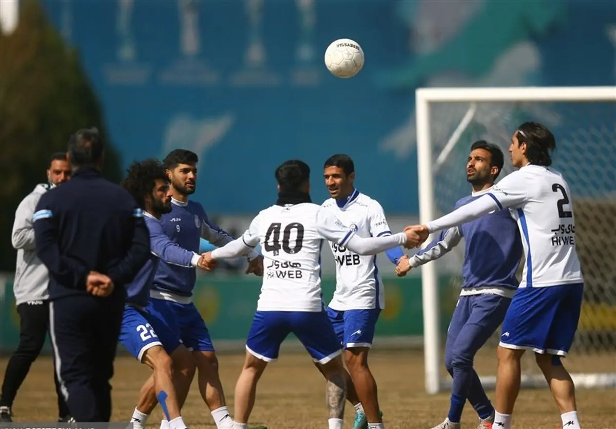 فرهاد مجیدی تمرین استقلال را تعطیل کرد