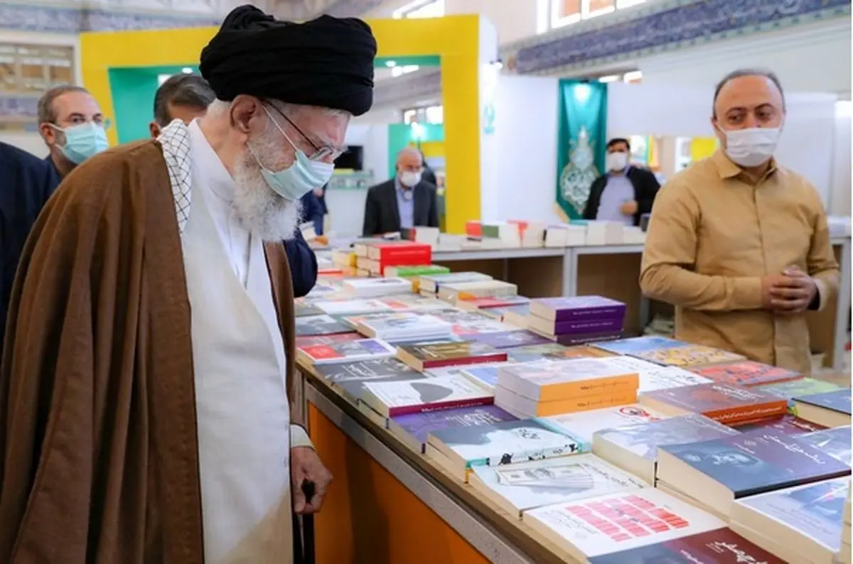 واکنش جالب رهبر انقلاب به اشتیاق مردم برای مشاهده پهپاد شاهد ۱۳۶
