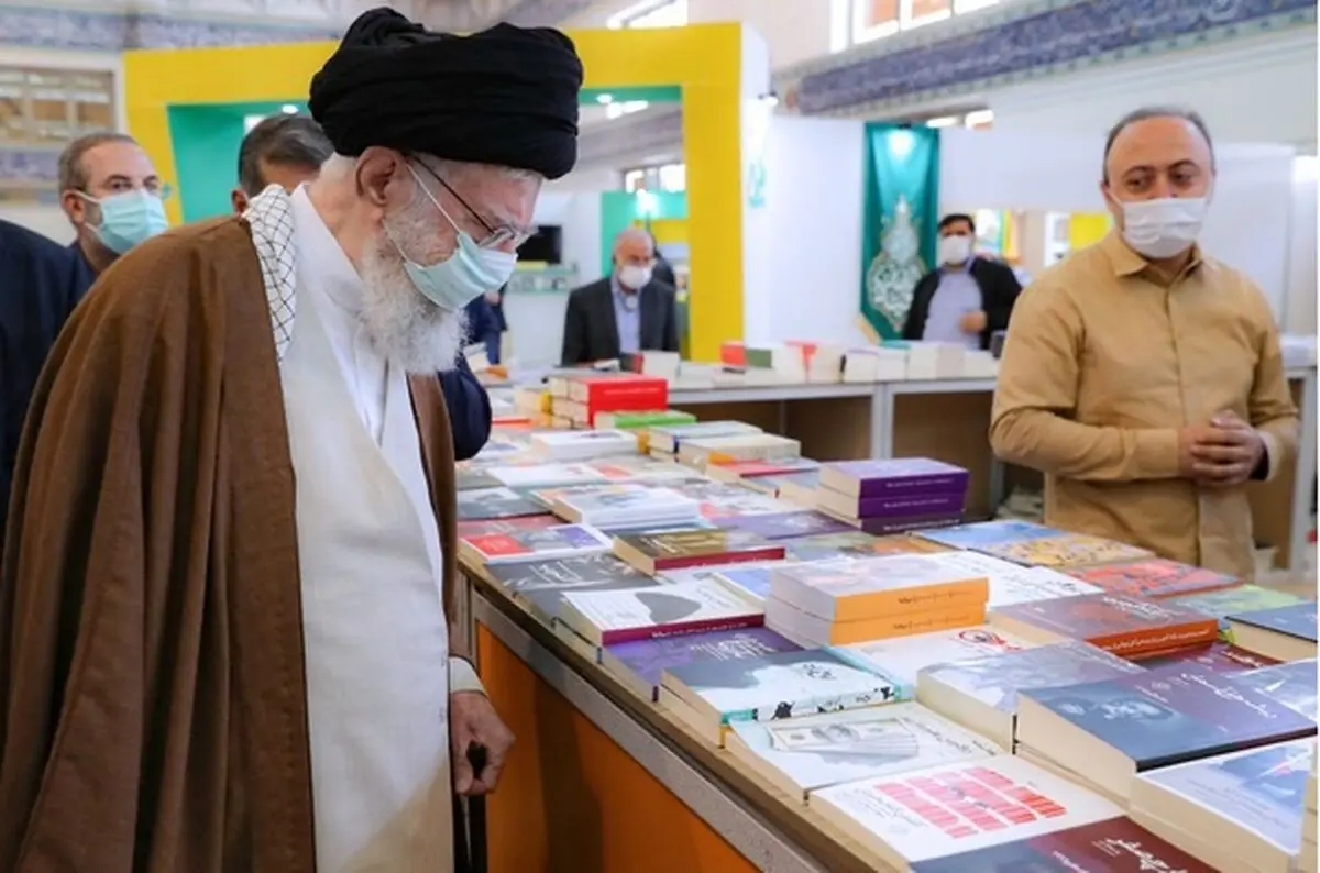 واکنش جالب رهبر انقلاب به اشتیاق مردم برای مشاهده پهپاد شاهد ۱۳۶