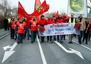 کارگران بخش صنعت آلمان اعتصاب کردند