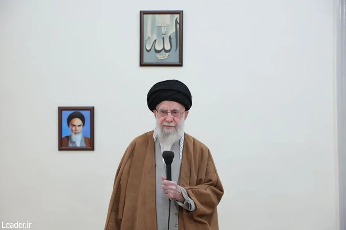  ۴ راهبرد مهم از بیانات رهبر انقلاب در نماز عید فطر 