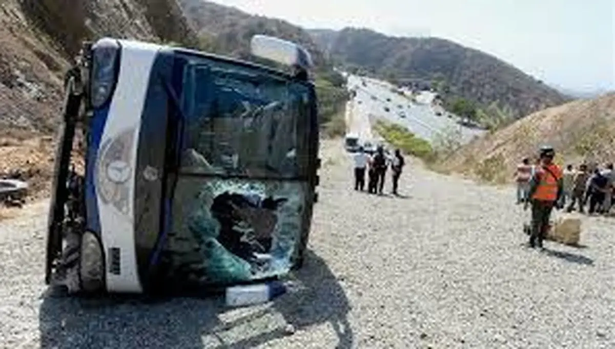 جزئیات واژگونی اتوبوس ولو حامل ٤٠ دانش آموز دختر در همدان