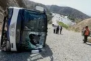 جزئیات واژگونی اتوبوس ولو حامل ٤٠ دانش آموز دختر در همدان
