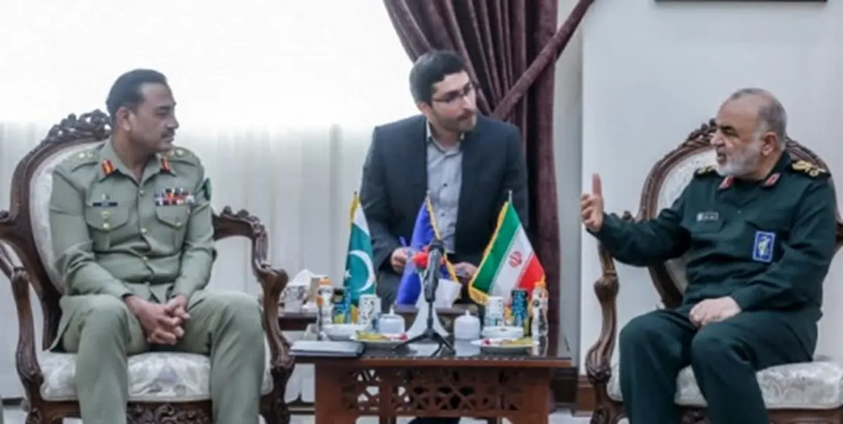 دیدار فرمانده کل سپاه با فرمانده ارتش پاکستان