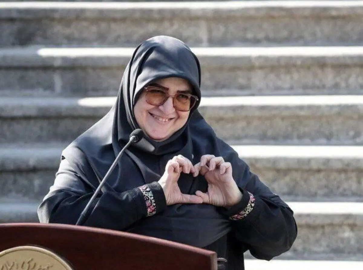 واکنش سخنگوی دولت به نشان دادن نماد قلب با دستانش