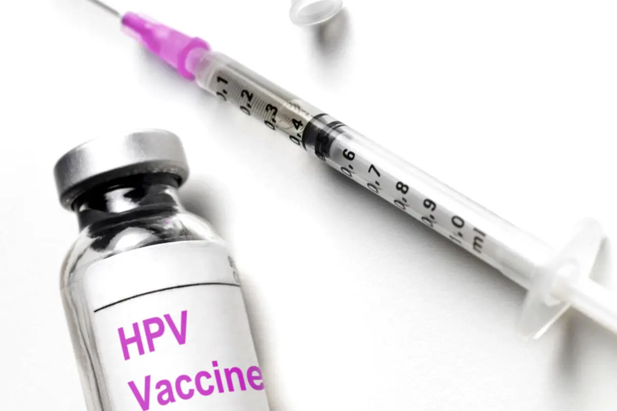 بازار سیاه واکسن تقلبی HPV جلوی داروخانهها با قیمت نجومی/ عکس واکسن تقلبی