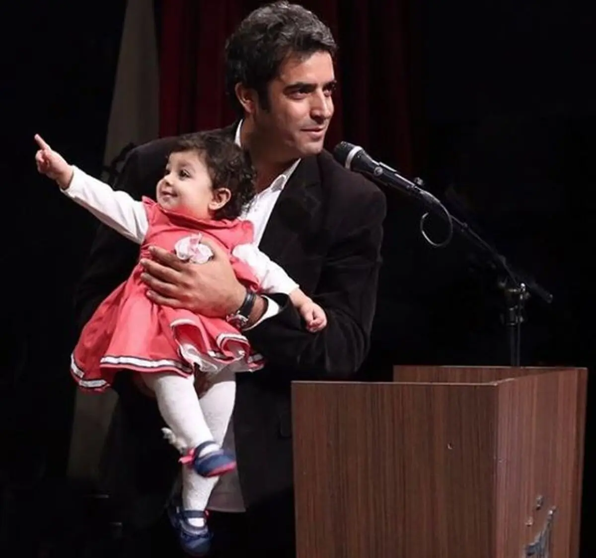 عکس پدر _ دختری «منوچهر هادی»