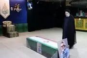 حضور رئیسی در کنار پیکر مرحوم طالب‌زاده