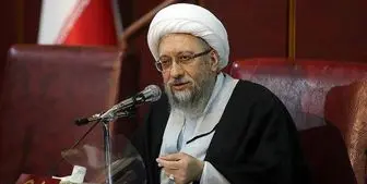 حمله آملی لاریجانی به نمایندگان مجلس درباره طرح شفافیت