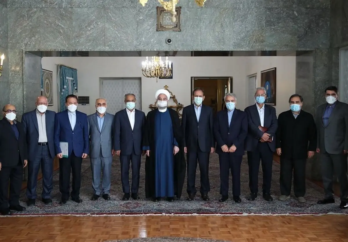 آخرین جلسه تیم اقتصادی دولت حسن روحانی به همراه عکس یادگاری‌