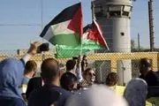 برهنه کردن مردان فلسطین توسط سربازان اسرائیل