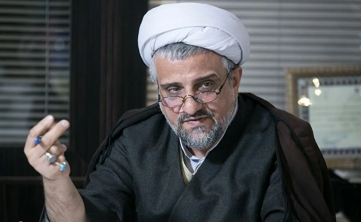 آیتالله منتظری بعد انقلاب به خانواده زندانیان منافقین کمک میکرد
