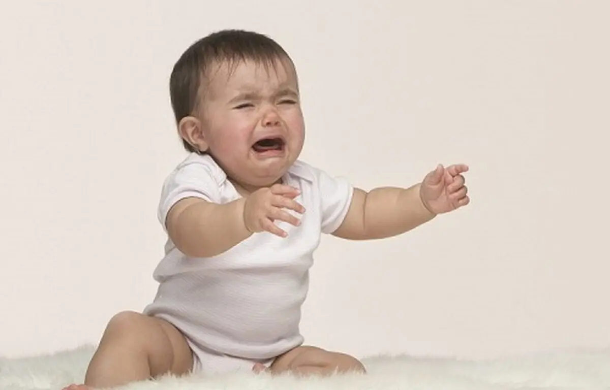 علت گریه کودکان در سنین مختلف