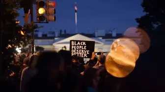 اعتراضات ضد نژادپرستی مقابل کاخ سفید ادامه دارد

