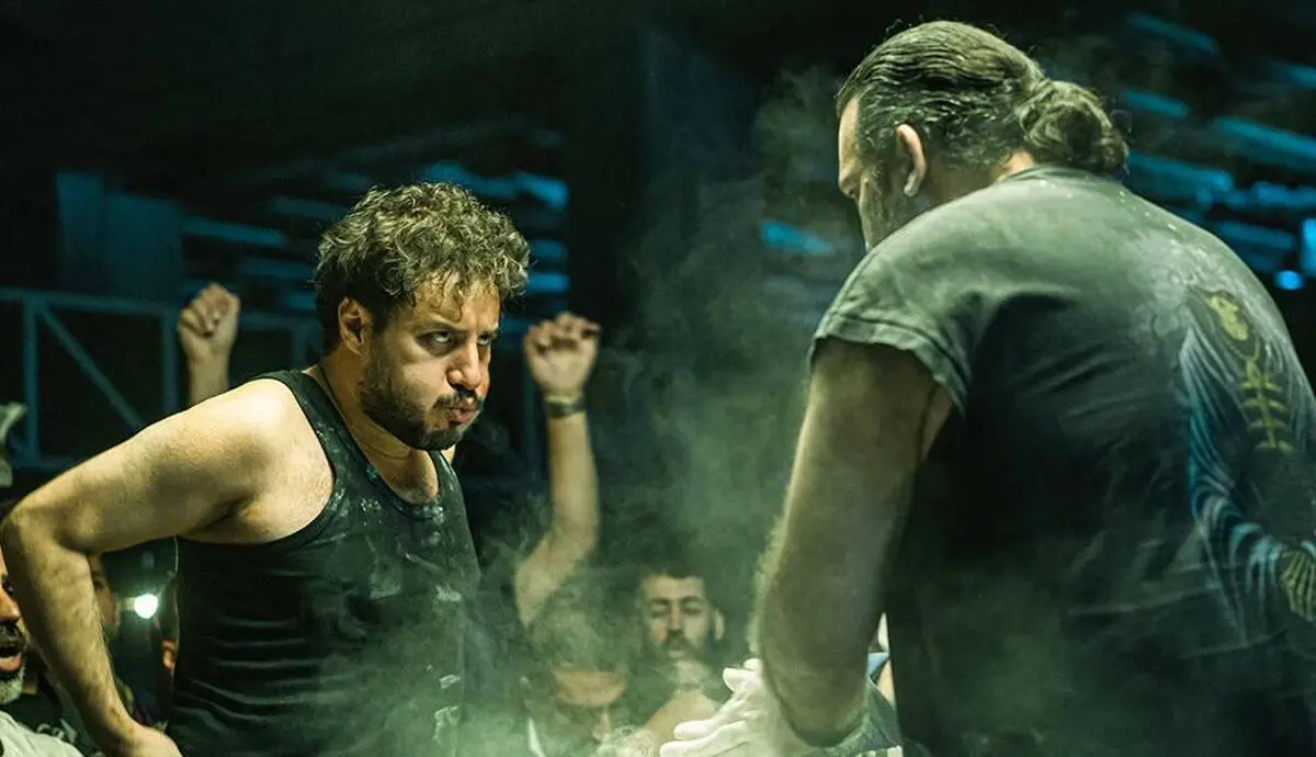 جواد عزتی با تمساح خونی چند نفر را به سینما کشاند؟
