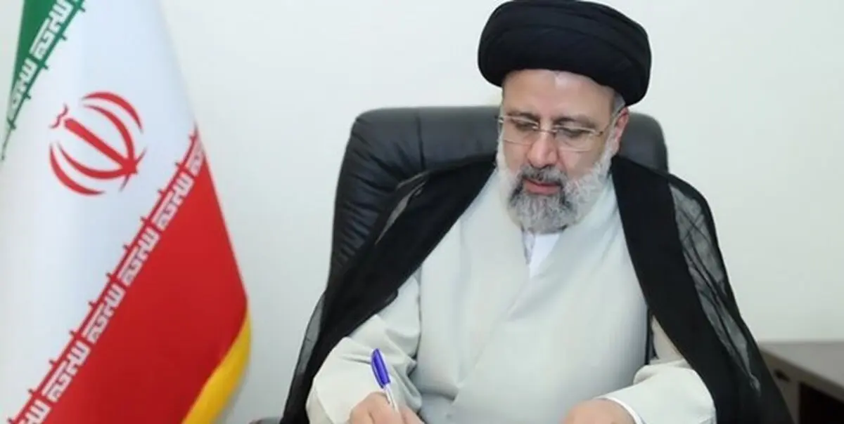 حضور رئیسی در منزل دو شهید سرافراز دوران دفاع مقدس 