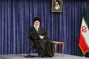 قاب‌های خاص از اقامه نماز جماعت به امامت حضرت آیت‌الله خامنه‌ای 
