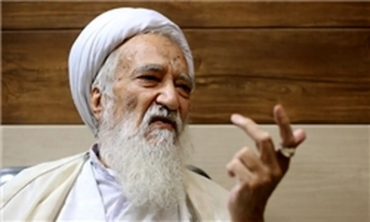 آیتالله موحدی کرمانی: آقای رئیسی کاملاً مورد تأیید ماست