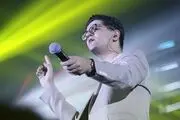 ژست خاص  آقای خواننده در کنار همسرش /عکس
