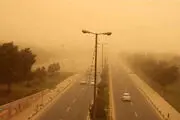 گرد و
غبار خور و بیابانک را فراگرفت
