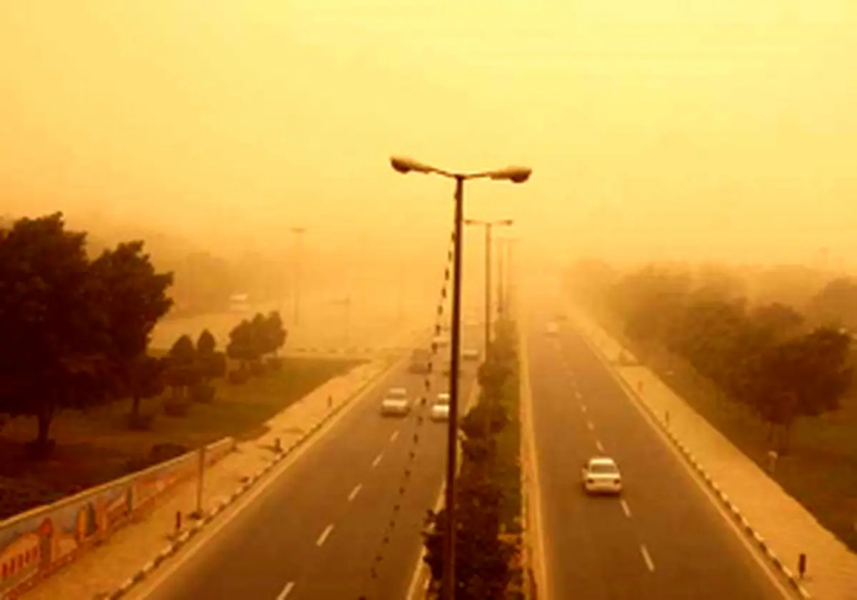 گرد و
غبار خور و بیابانک را فراگرفت