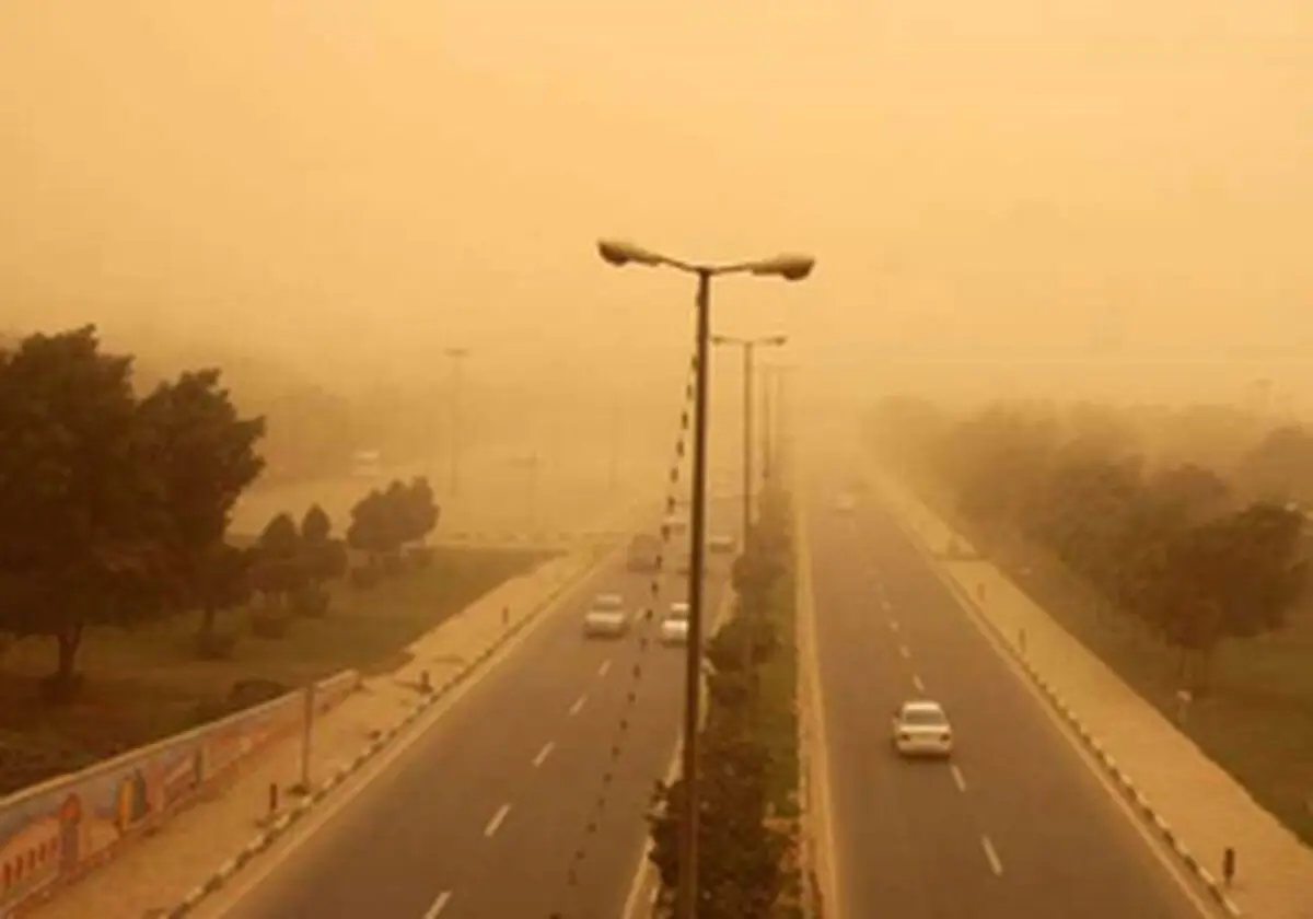 گرد و
غبار خور و بیابانک را فراگرفت
