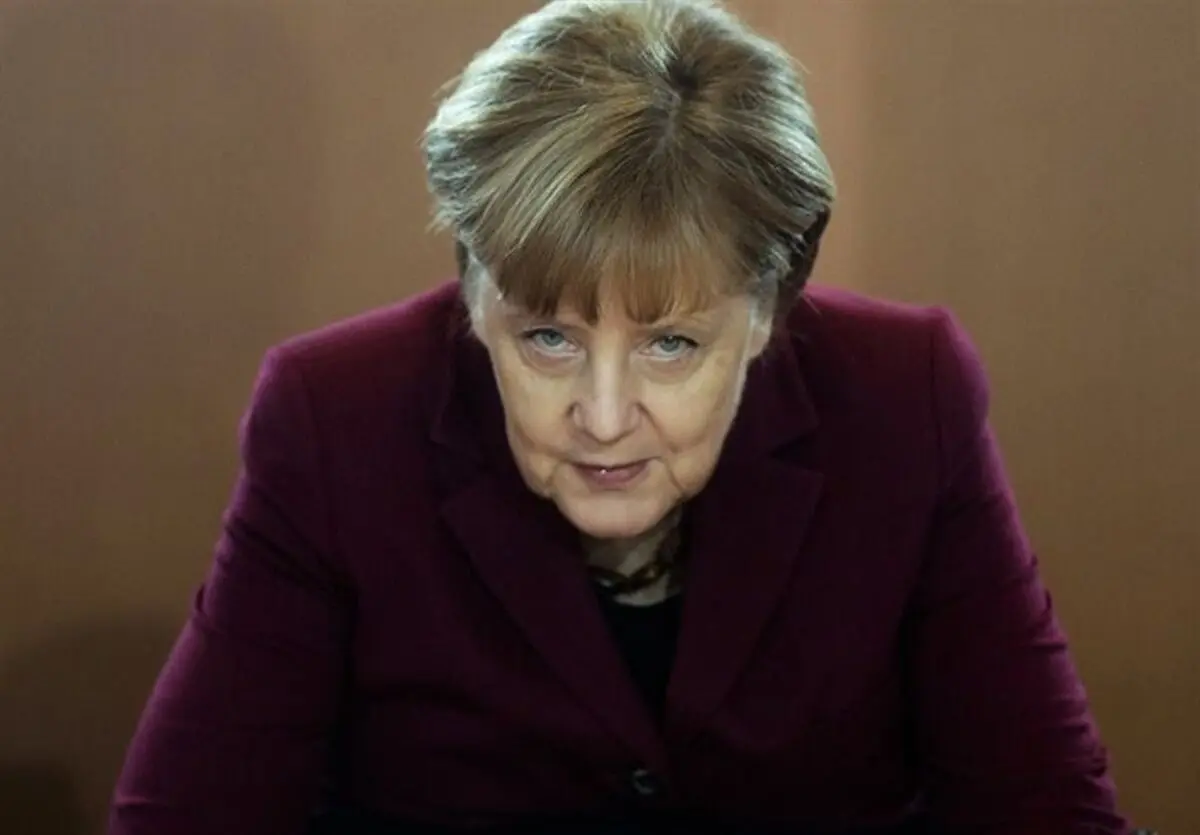  مرکل خواستار توسعه سیاست دفاعی مشترک در اروپا شد 