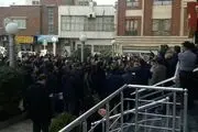 تجمع کسبه ساختمان پلاسکو در مقابل شهرداری منطقه 12