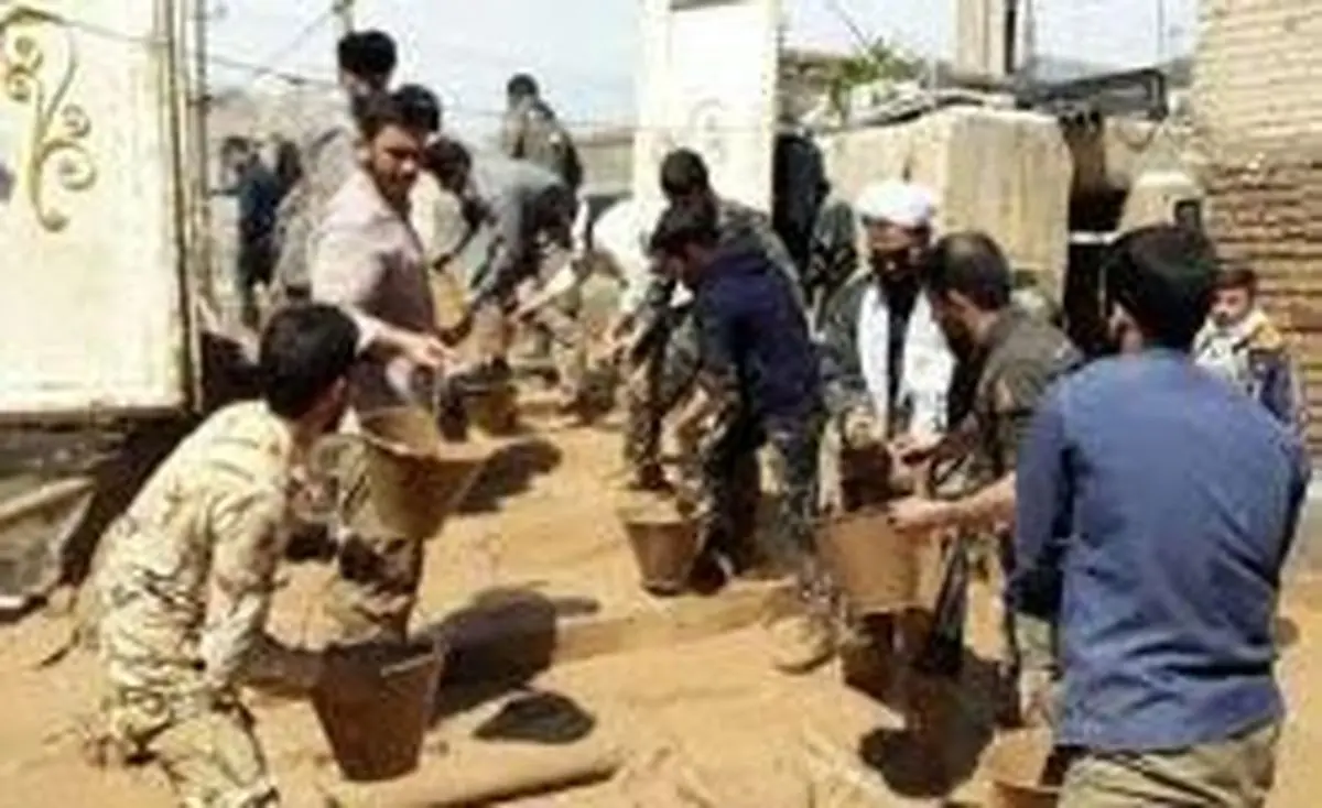 غذای لاکچری نیروهای جهادی در مناطق سیل زده/ عکس