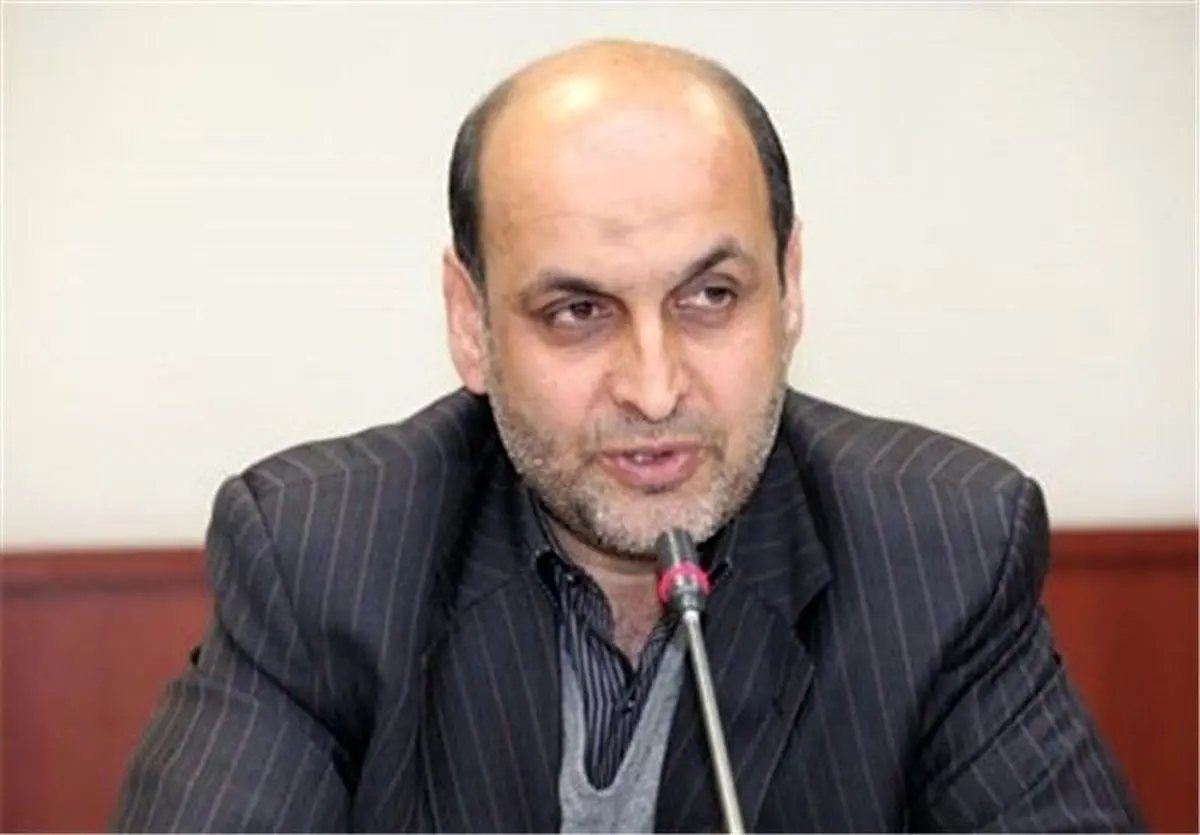 حقشناس: بیانیه "گام دوم انقلاب" یعنی دولت مدیریت اقتصاد را رها کند