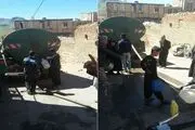 مردم هرسین همچنان مشکل تأمین آب شرب دارند+ تصویر