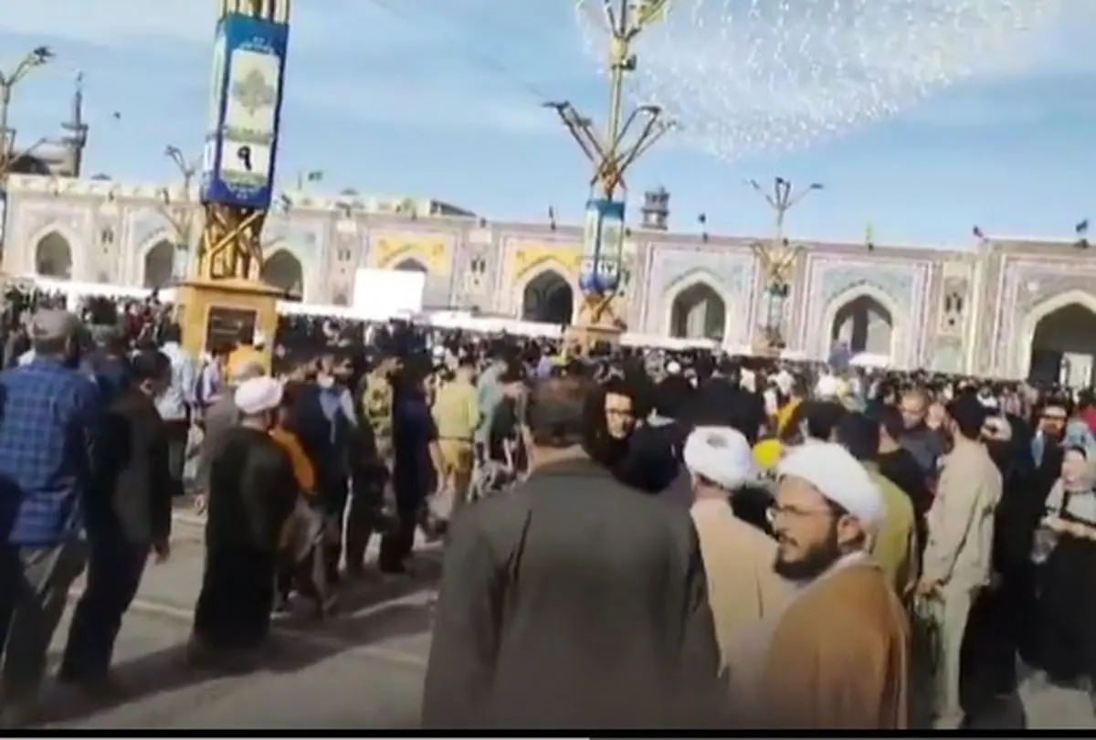 انتظار زائران و مجاوران برای دیدار با رهبری+ فیلم