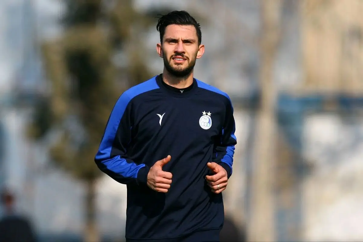 علیرضا منصوریان، خواهان جذب محمدرضا آزادی شد