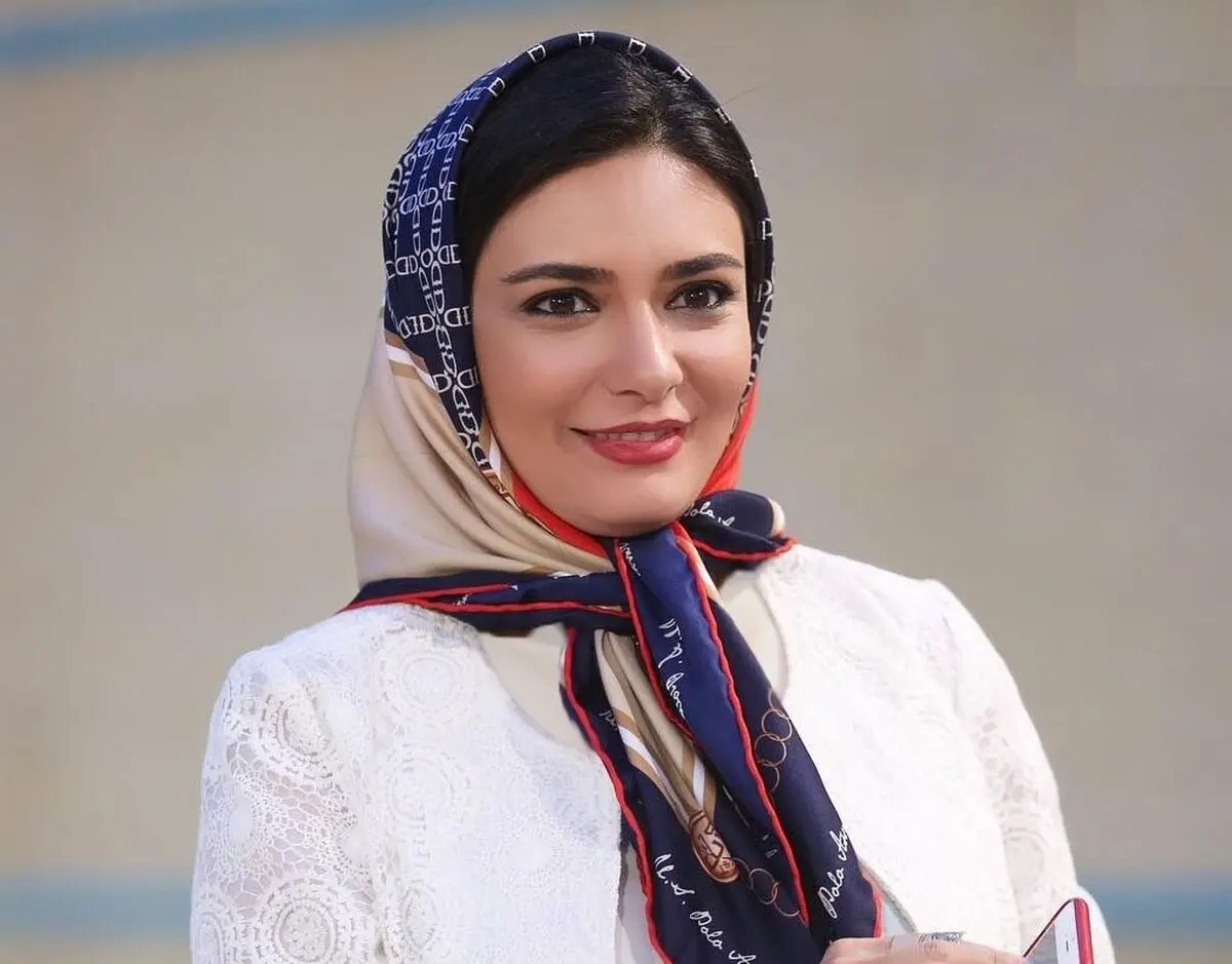 کافه گردی زمستانی «لیندا کیانی»/ عکس