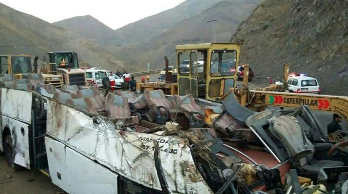  واژگونی اتوبوس مسافربری 23 مجروح برجا گذاشت