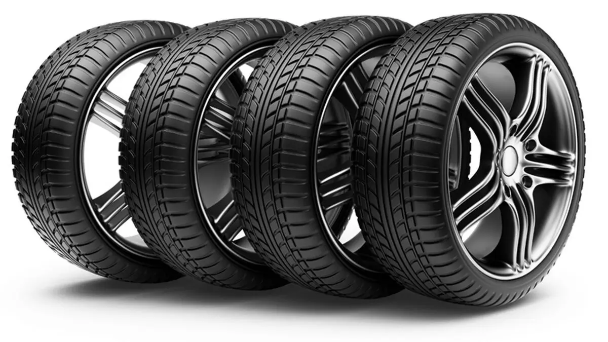 بررسی قیمت لاستیک خودرو در بازار امروز
