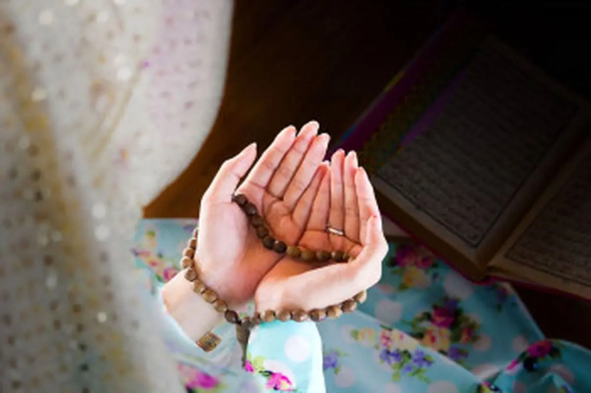 نماز هزار قل هو الله در شب عید فطر را چگونه بخوانیم