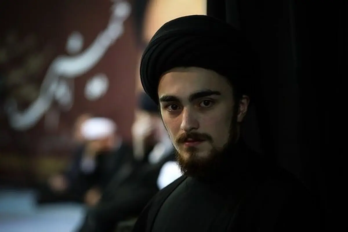 گریه سیداحمد خمینی برای آیت الله+عکس