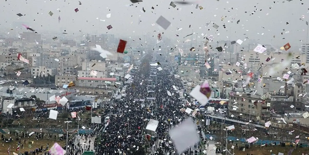 مردم تهران جشن ۴۰ سالگی انقلاب را زیر باران گرفتند/ پرشکوه‌ترین حضور برای ثبت در تاریخ