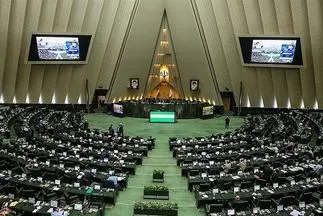 وزیر پزشکیان از مجلس کارت زرد گرفت