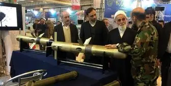 بازدید ناطق نوری از نمایشگاه دستاوردهای نظامی در مصلای امام خمینی(ره)