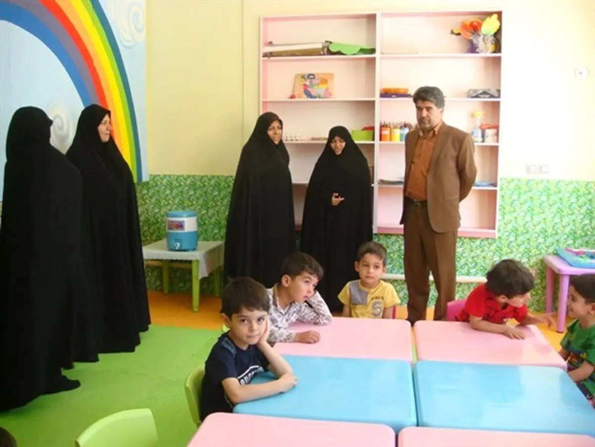
7 بانوی خدابنده ای با افتتاح کارگاه عروسک سازی و قالی بافی توانمند شدند+تصاویر