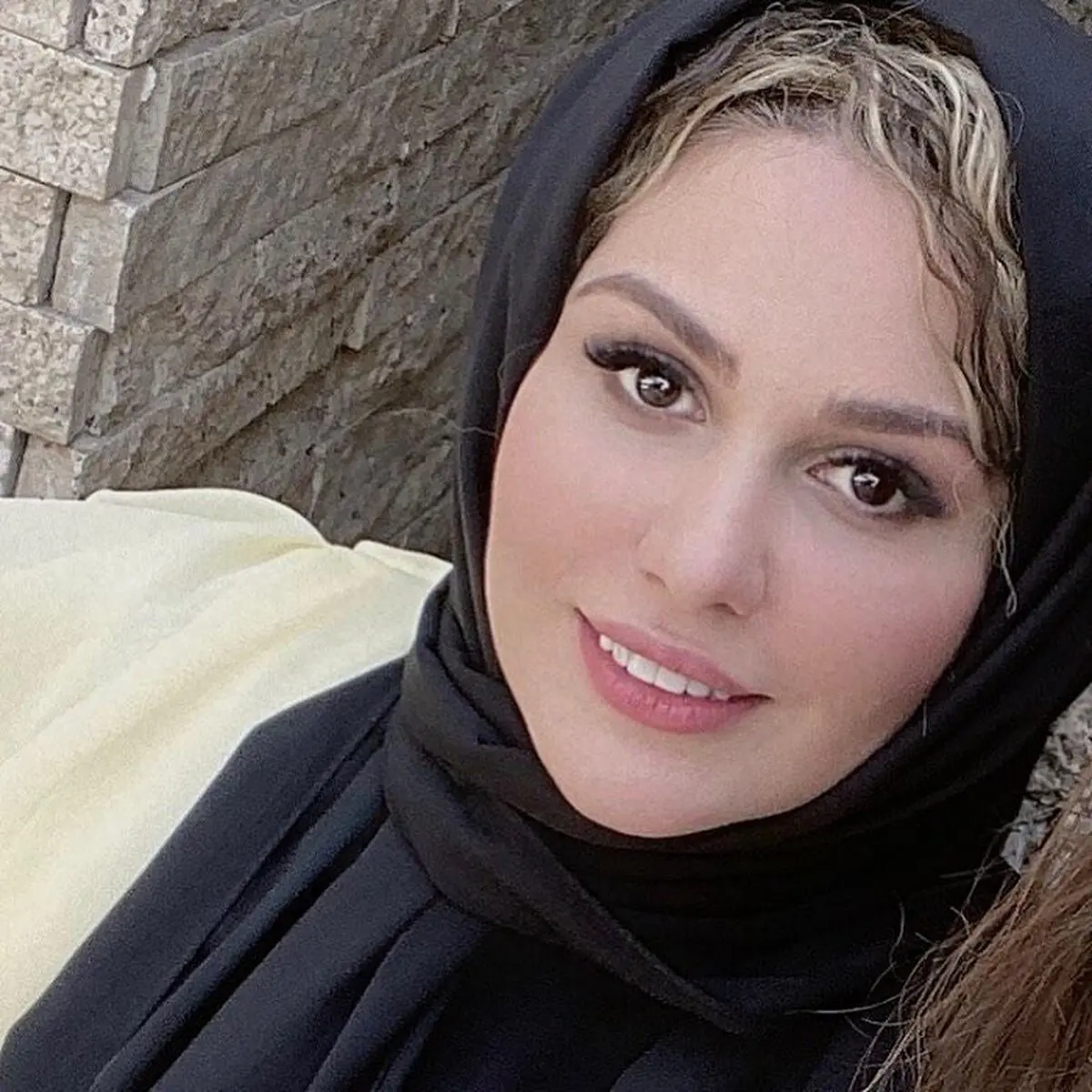 خانم بازیگر در کنار کیک جشن تولدش+ عکس