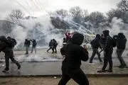 حمله اروپایی‌ها به مقر اتحادیه اروپا در بروکسل و آتش زدن پرچم این اتحادیه 