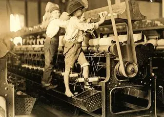 
تصاویری غم انگیز از کودکان کار در 100 سال پیش
